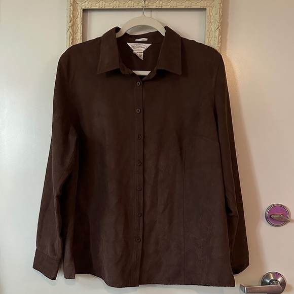 NOTHERN REFLECTIONS | Vintage Brown Button-Up Shirt with Engraved Leave Detail - Picture 2 of 15